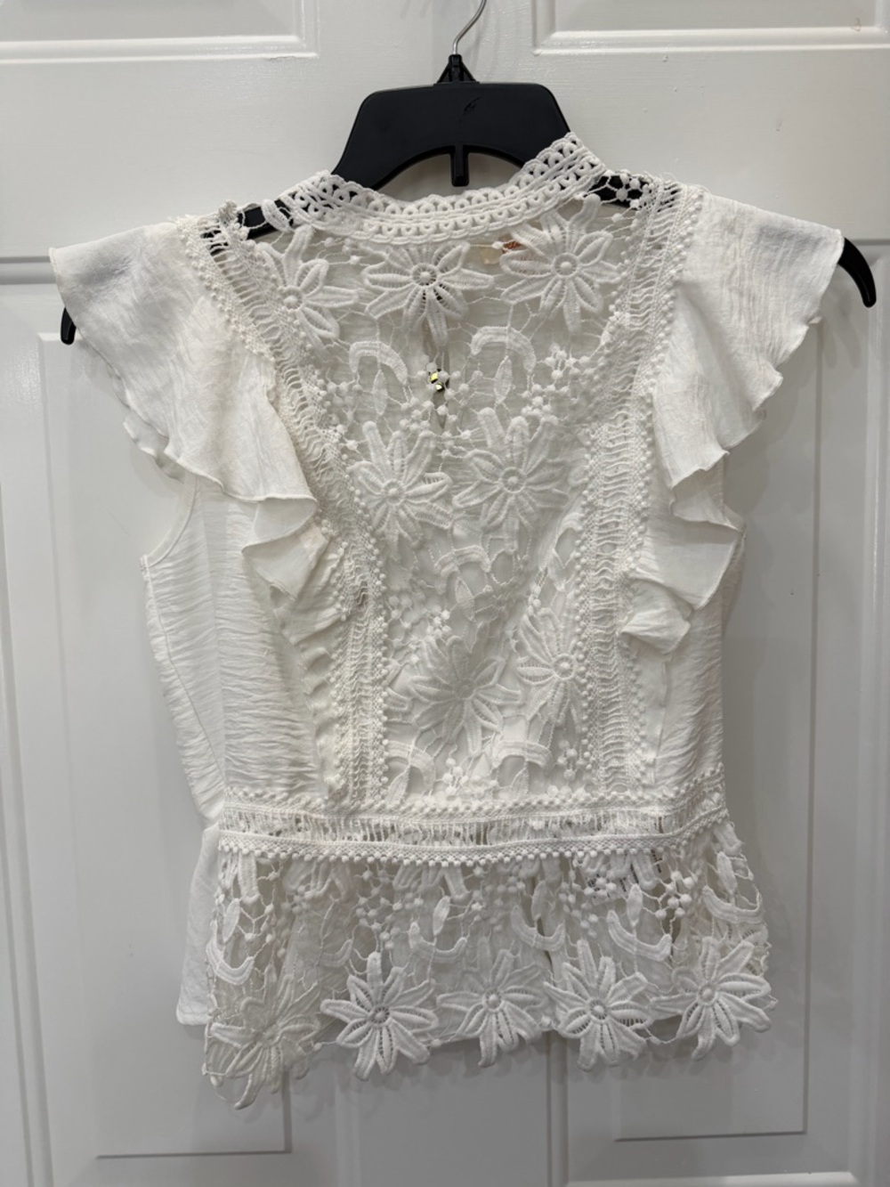 Women’s White Lace Flutter Sleeve Top